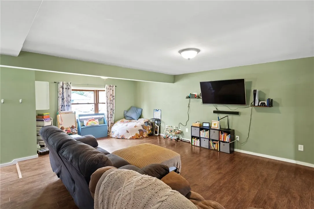 174 Frontenac Heights Avenue, Irondequoit, New Yor, Irondequoit, New York 14617, 2 Bedrooms Bedrooms, 5 Rooms Rooms,1 BathroomBathrooms,Residential,For Sale,174 Frontenac Heights Avenue, Irondequoit, New Yor,R1621345