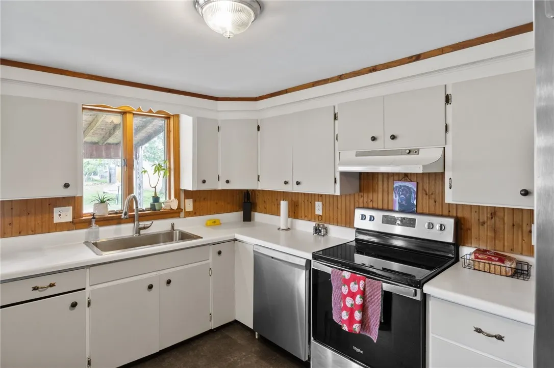 174 Frontenac Heights Avenue, Irondequoit, New Yor, Irondequoit, New York 14617, 2 Bedrooms Bedrooms, 5 Rooms Rooms,1 BathroomBathrooms,Residential,For Sale,174 Frontenac Heights Avenue, Irondequoit, New Yor,R1621345
