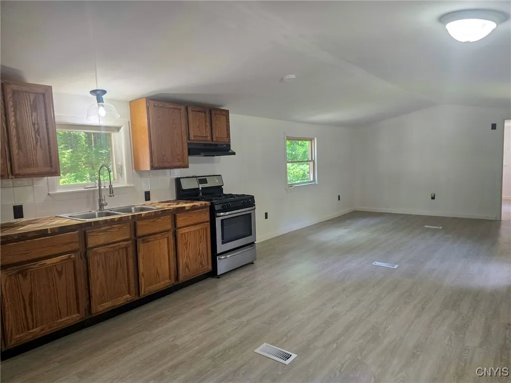 7770 Dixon Road, Vienna, New York 13316, Vienna, New York 13316, 2 Bedrooms Bedrooms, 5 Rooms Rooms,1 BathroomBathrooms,Residential,Closed,7770 Dixon Road, Vienna, New York 13316,0,S1620849