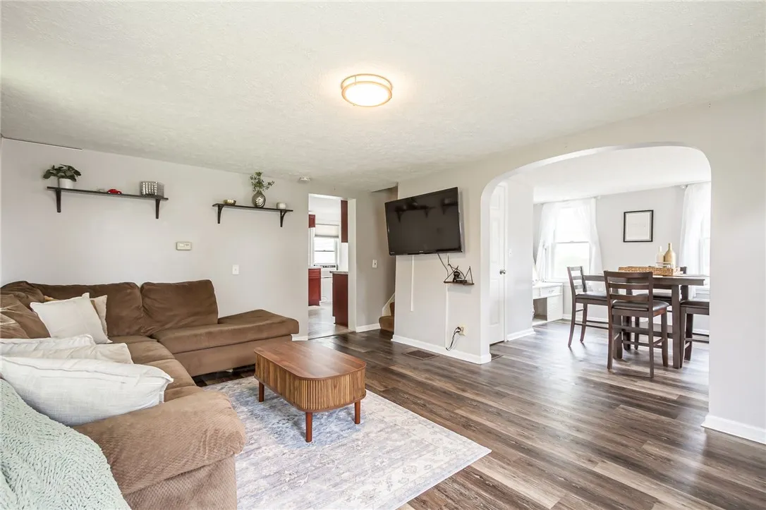 1948 Five Mile Line Rd Road, Penfield, New York 14, Penfield, New York 14526, 2 Bedrooms Bedrooms, 5 Rooms Rooms,1 BathroomBathrooms,Residential,Closed,1948 Five Mile Line Rd Road, Penfield, New York 14,0,R1621496