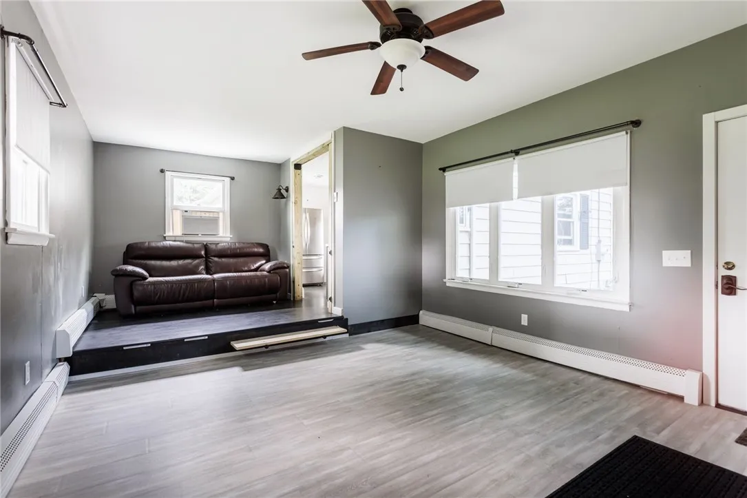 2nd Living/Den space