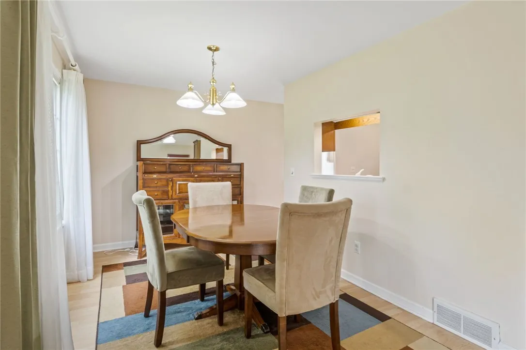 24 Bucklebury Hill, Perinton, New York 14450, Perinton, New York 14450, 3 Bedrooms Bedrooms, 6 Rooms Rooms,1 BathroomBathrooms,Residential,For Sale,24 Bucklebury Hill, Perinton, New York 14450,R1619753
