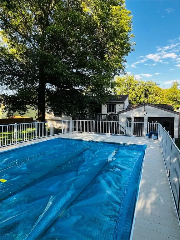 Kayak Pool
