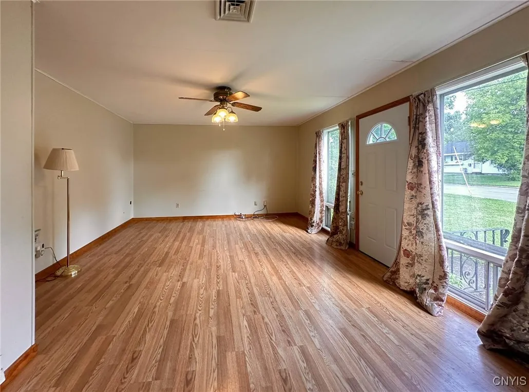 1003 Clinton Street, Rome, New York 13440, Rome, New York 13440, 3 Bedrooms Bedrooms, 5 Rooms Rooms,1 BathroomBathrooms,Residential,For Sale,1003 Clinton Street, Rome, New York 13440,S1621342