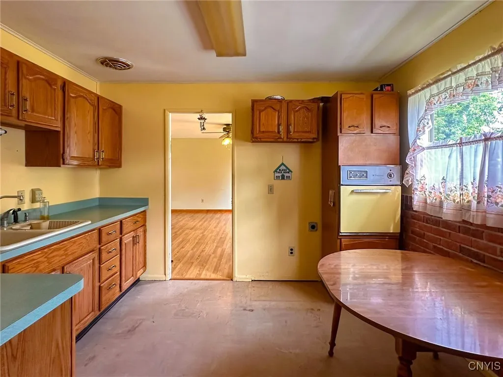 1003 Clinton Street, Rome, New York 13440, Rome, New York 13440, 3 Bedrooms Bedrooms, 5 Rooms Rooms,1 BathroomBathrooms,Residential,For Sale,1003 Clinton Street, Rome, New York 13440,S1621342