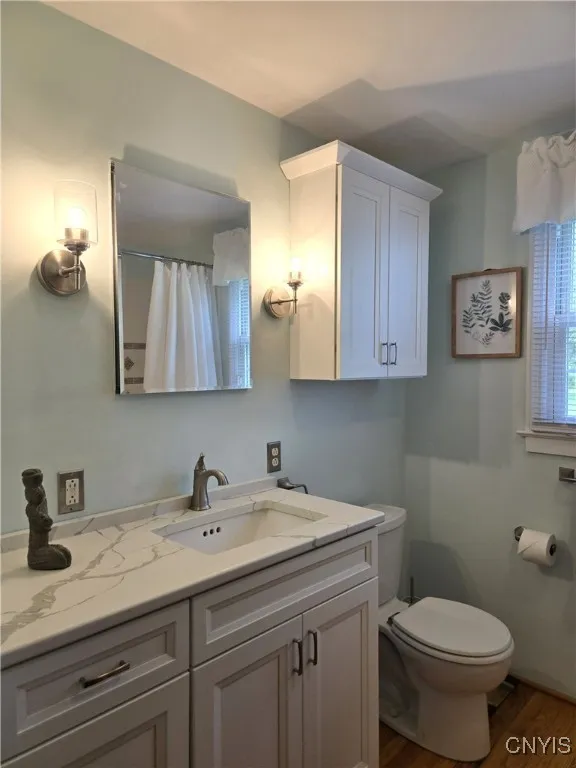 First floor updated full bath.