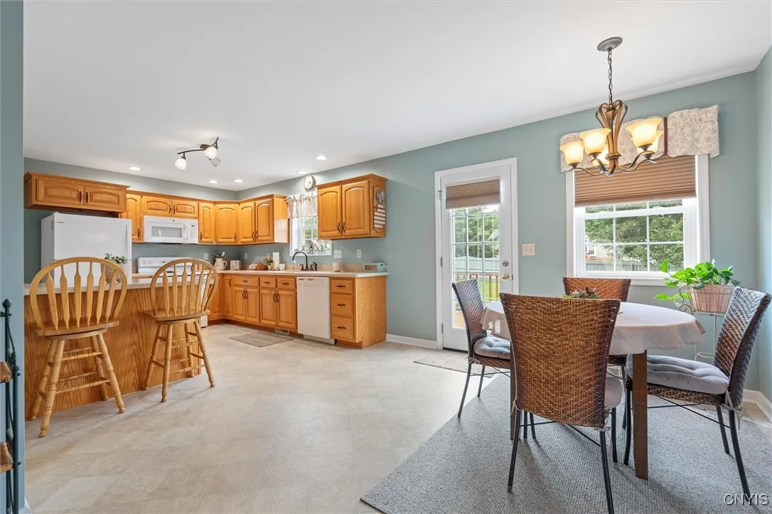 135 Hunt Valley Road, Oneida, New York 13421, Oneida, New York 13421, 3 Bedrooms Bedrooms, 6 Rooms Rooms,2 BathroomsBathrooms,Residential,For Sale,135 Hunt Valley Road, Oneida, New York 13421,S1621408
