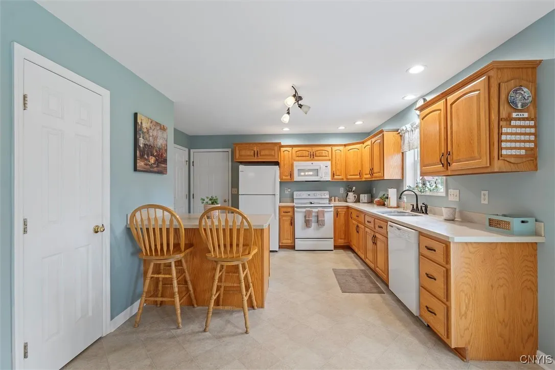 135 Hunt Valley Road, Oneida, New York 13421, Oneida, New York 13421, 3 Bedrooms Bedrooms, 6 Rooms Rooms,2 BathroomsBathrooms,Residential,For Sale,135 Hunt Valley Road, Oneida, New York 13421,S1621408