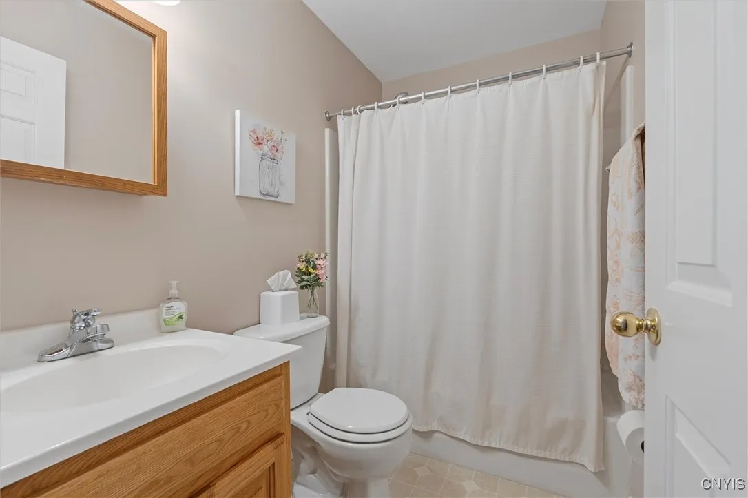 135 Hunt Valley Road, Oneida, New York 13421, Oneida, New York 13421, 3 Bedrooms Bedrooms, 6 Rooms Rooms,2 BathroomsBathrooms,Residential,For Sale,135 Hunt Valley Road, Oneida, New York 13421,S1621408