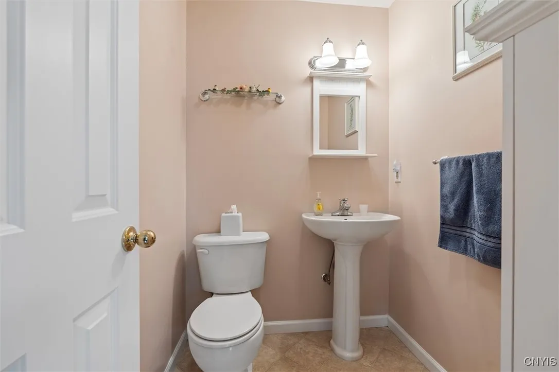 135 Hunt Valley Road, Oneida, New York 13421, Oneida, New York 13421, 3 Bedrooms Bedrooms, 6 Rooms Rooms,2 BathroomsBathrooms,Residential,For Sale,135 Hunt Valley Road, Oneida, New York 13421,S1621408