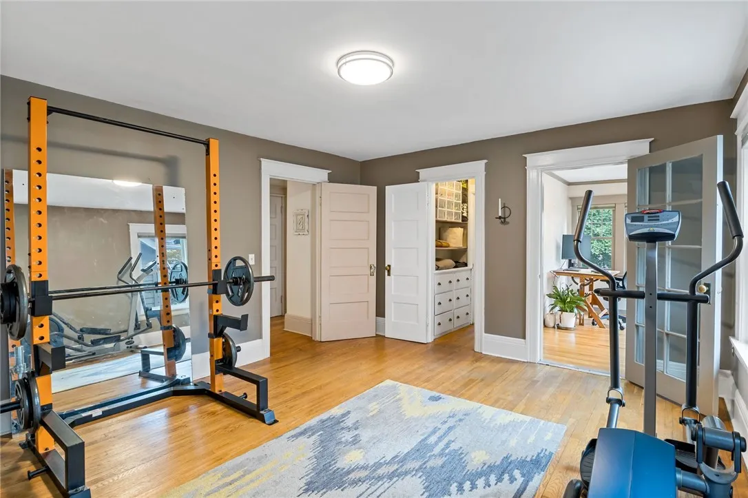 160 Brunswick Street, Rochester, New York 14607, Rochester, New York 14607, 5 Bedrooms Bedrooms, 10 Rooms Rooms,3 BathroomsBathrooms,Residential,For Sale,160 Brunswick Street, Rochester, New York 14607,R1618637