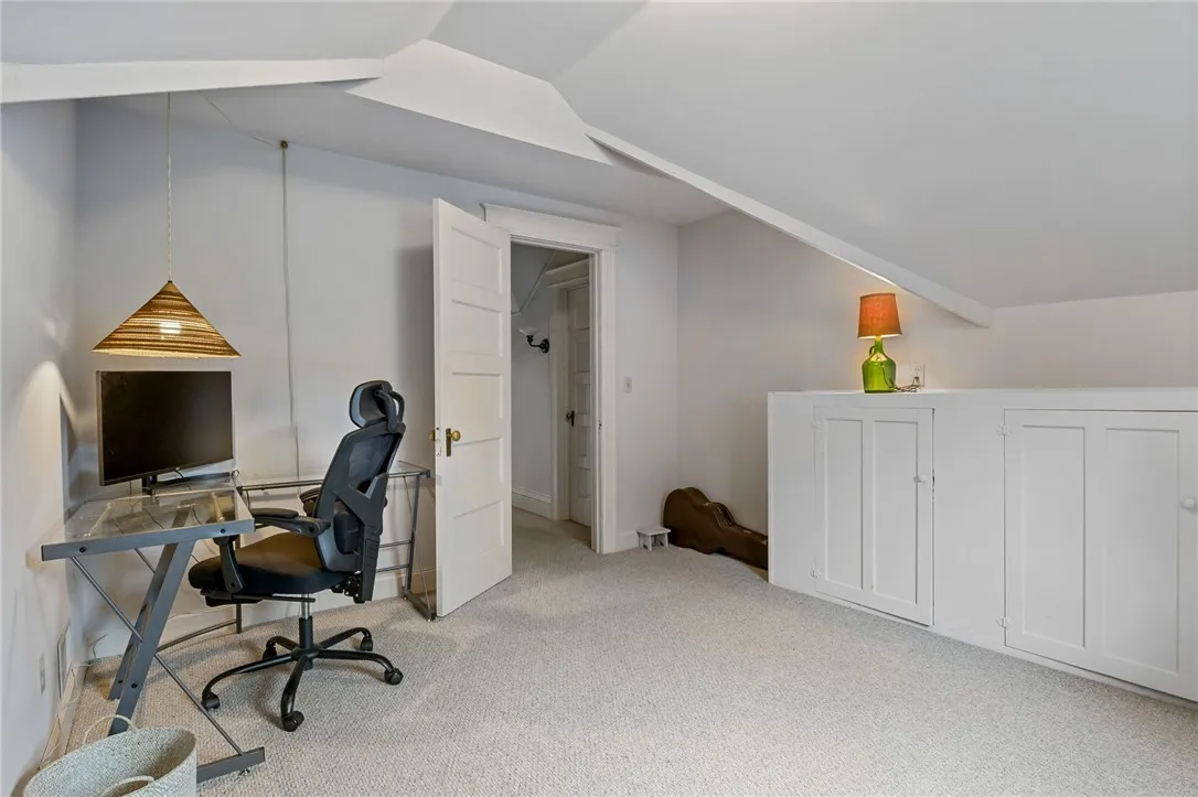 160 Brunswick Street, Rochester, New York 14607, Rochester, New York 14607, 5 Bedrooms Bedrooms, 10 Rooms Rooms,3 BathroomsBathrooms,Residential,For Sale,160 Brunswick Street, Rochester, New York 14607,R1618637