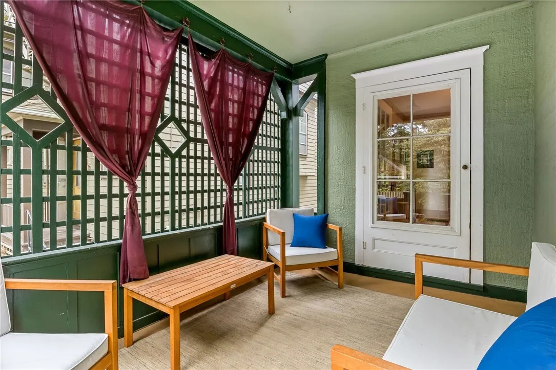 160 Brunswick Street, Rochester, New York 14607, Rochester, New York 14607, 5 Bedrooms Bedrooms, 10 Rooms Rooms,3 BathroomsBathrooms,Residential,For Sale,160 Brunswick Street, Rochester, New York 14607,R1618637