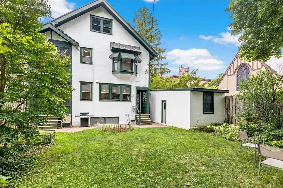 160 Brunswick Street, Rochester, New York 14607, Rochester, New York 14607, 5 Bedrooms Bedrooms, 10 Rooms Rooms,3 BathroomsBathrooms,Residential,For Sale,160 Brunswick Street, Rochester, New York 14607,R1618637