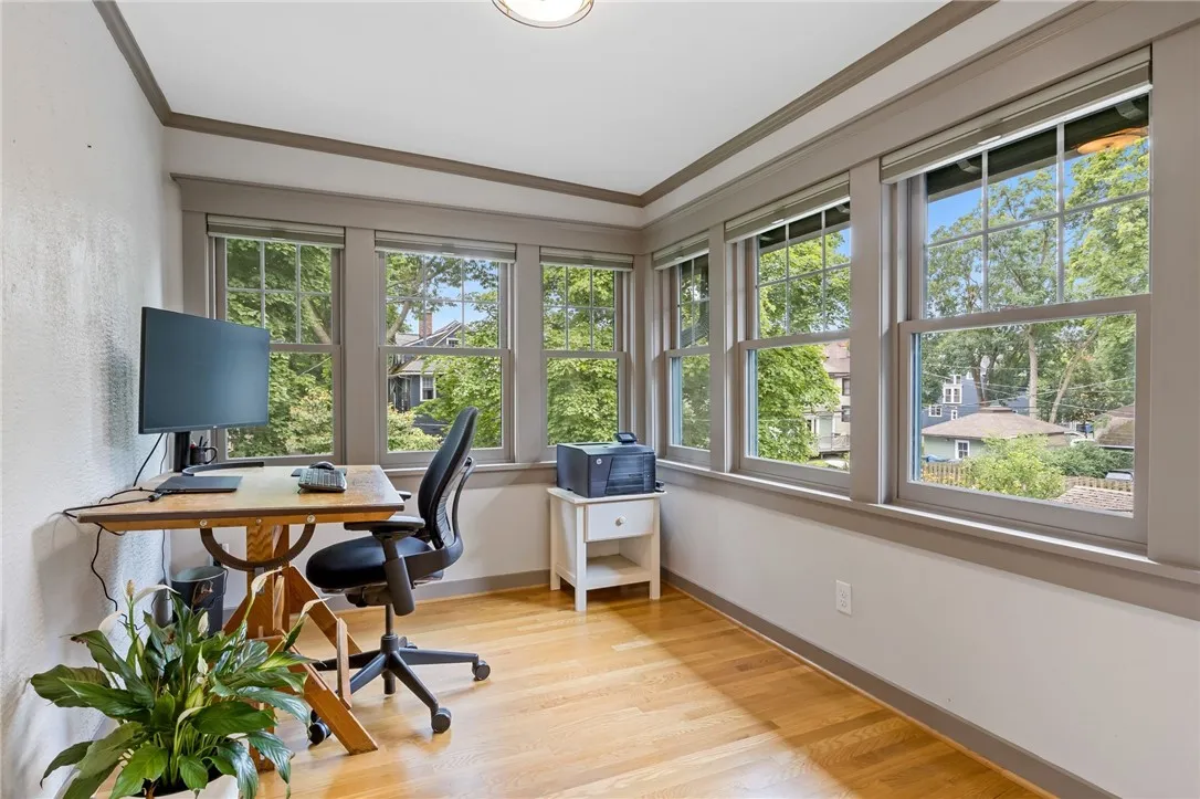 160 Brunswick Street, Rochester, New York 14607, Rochester, New York 14607, 5 Bedrooms Bedrooms, 10 Rooms Rooms,3 BathroomsBathrooms,Residential,For Sale,160 Brunswick Street, Rochester, New York 14607,R1618637