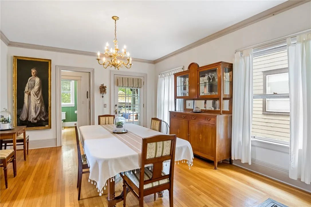160 Brunswick Street, Rochester, New York 14607, Rochester, New York 14607, 5 Bedrooms Bedrooms, 10 Rooms Rooms,3 BathroomsBathrooms,Residential,For Sale,160 Brunswick Street, Rochester, New York 14607,R1618637