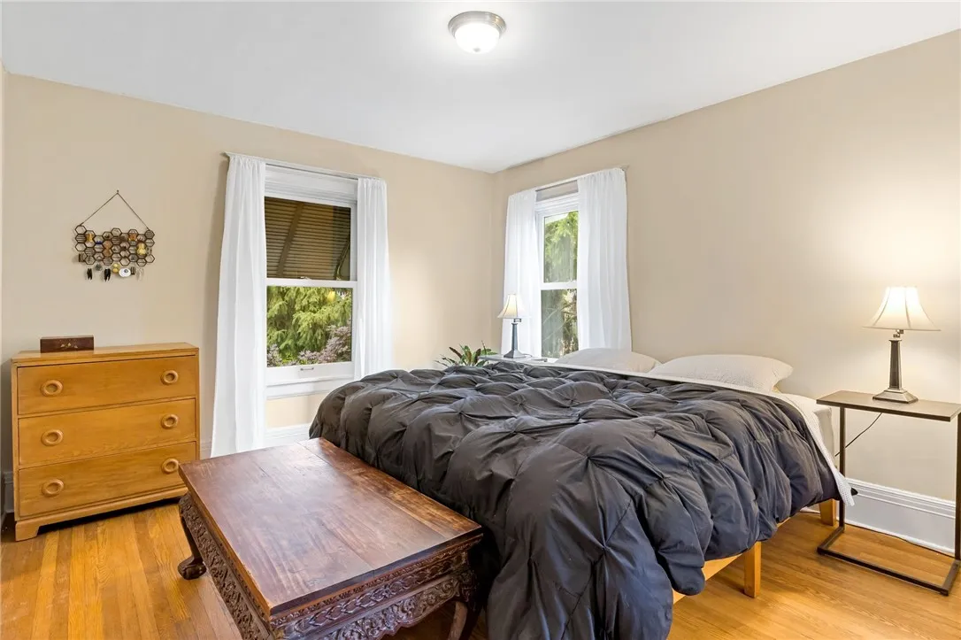 160 Brunswick Street, Rochester, New York 14607, Rochester, New York 14607, 5 Bedrooms Bedrooms, 10 Rooms Rooms,3 BathroomsBathrooms,Residential,For Sale,160 Brunswick Street, Rochester, New York 14607,R1618637