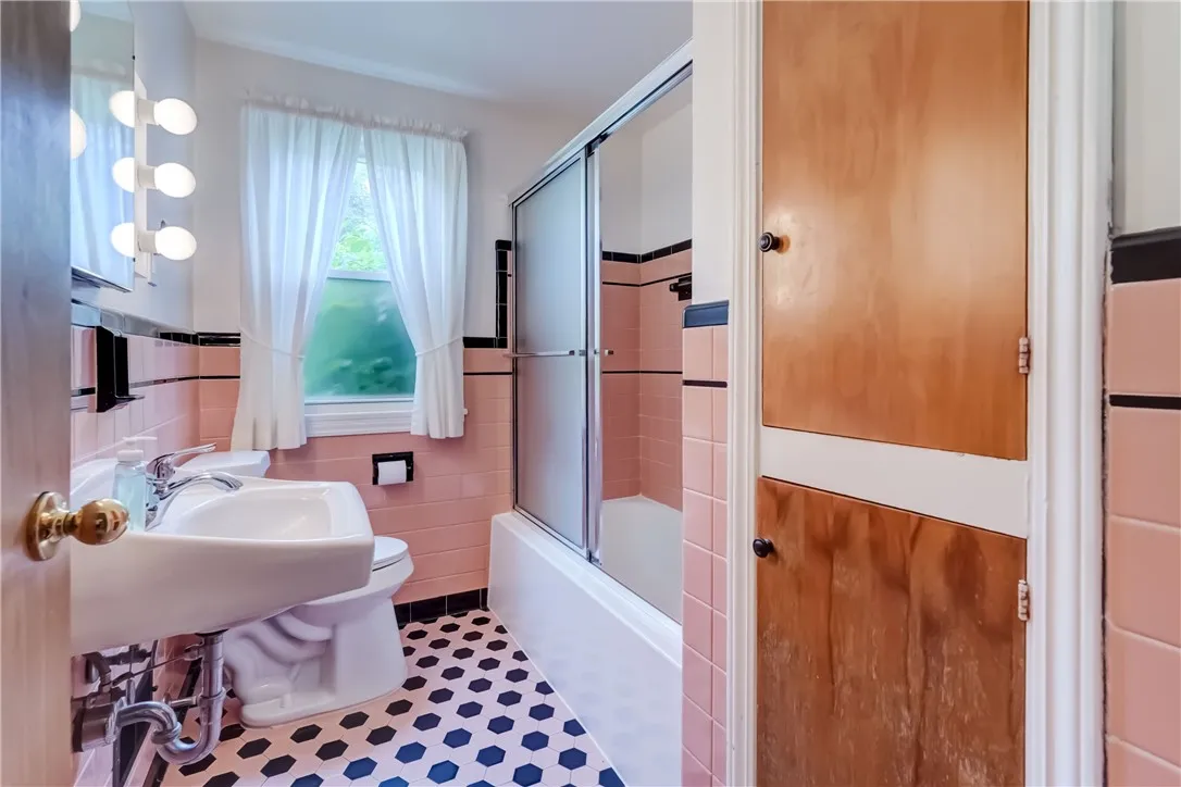 3201 Elmwood Avenue, Brighton, New York 14618, Brighton, New York 14618, 3 Bedrooms Bedrooms, 7 Rooms Rooms,1 BathroomBathrooms,Residential,For Sale,3201 Elmwood Avenue, Brighton, New York 14618,R1621311