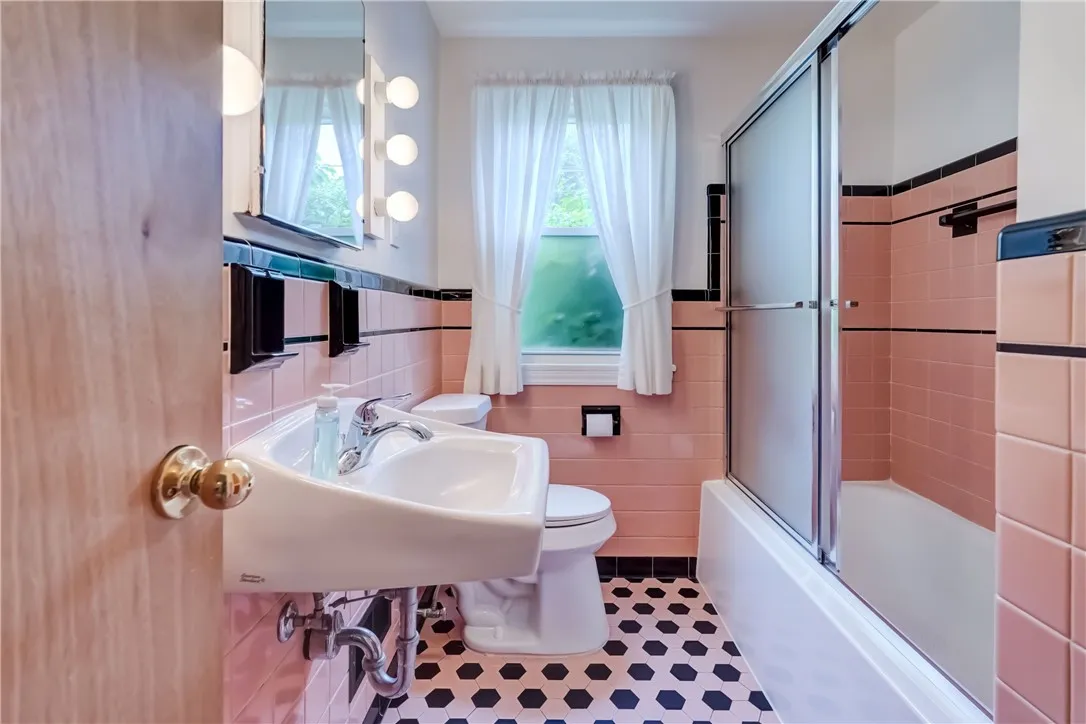 3201 Elmwood Avenue, Brighton, New York 14618, Brighton, New York 14618, 3 Bedrooms Bedrooms, 7 Rooms Rooms,1 BathroomBathrooms,Residential,For Sale,3201 Elmwood Avenue, Brighton, New York 14618,R1621311
