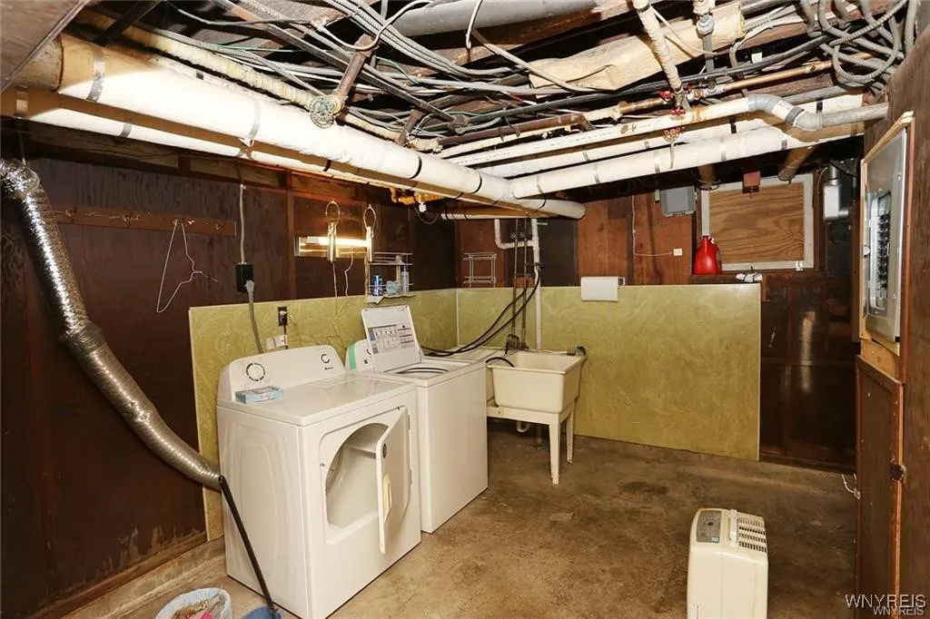 2300 Main Street, Buffalo, New York 14214, Buffalo, New York 14214, 4 Bedrooms Bedrooms, ,2 BathroomsBathrooms,Residential,For Sale,2300 Main Street, Buffalo, New York 14214,B1621133
