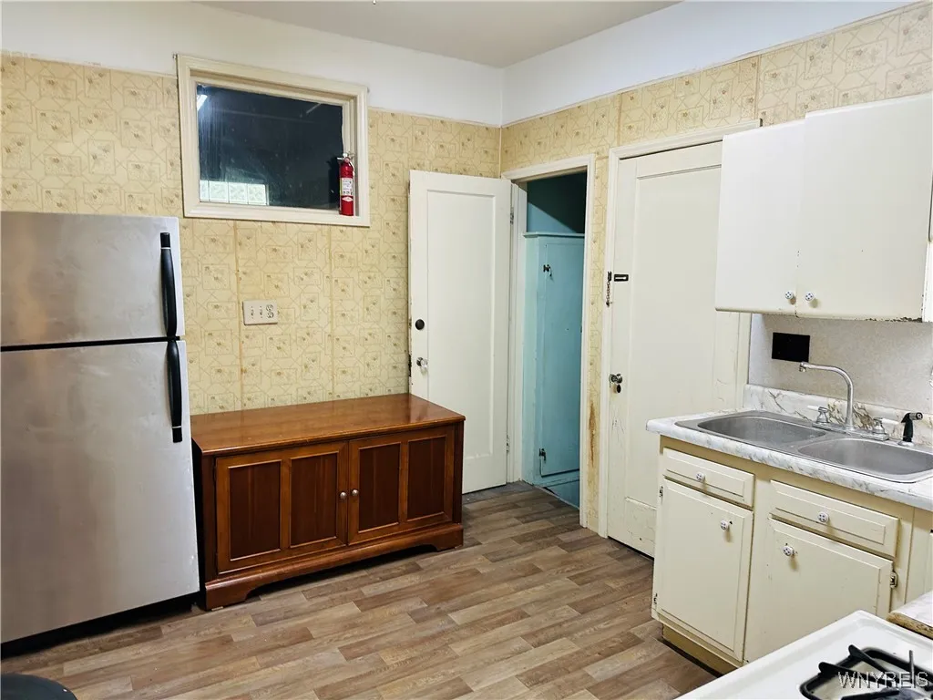 2300 Main Street, Buffalo, New York 14214, Buffalo, New York 14214, 4 Bedrooms Bedrooms, ,2 BathroomsBathrooms,Residential,For Sale,2300 Main Street, Buffalo, New York 14214,B1621133