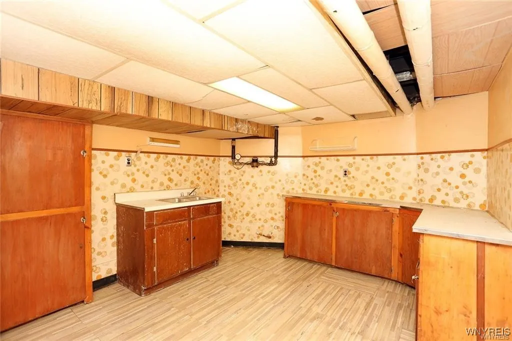 2300 Main Street, Buffalo, New York 14214, Buffalo, New York 14214, 4 Bedrooms Bedrooms, ,2 BathroomsBathrooms,Residential,For Sale,2300 Main Street, Buffalo, New York 14214,B1621133