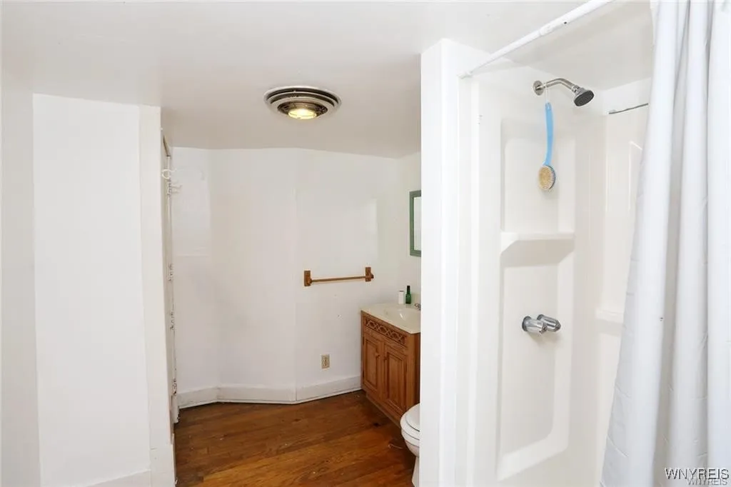 2300 Main Street, Buffalo, New York 14214, Buffalo, New York 14214, 4 Bedrooms Bedrooms, 8 Rooms Rooms,3 BathroomsBathrooms,Residential,For Sale,2300 Main Street, Buffalo, New York 14214,B1621131