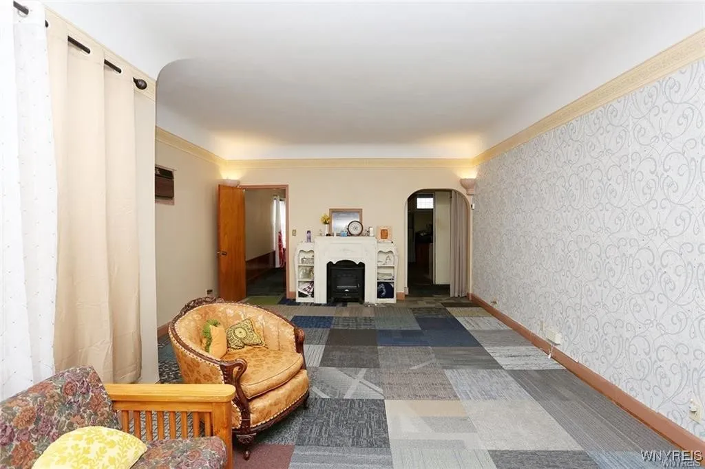 2300 Main Street, Buffalo, New York 14214, Buffalo, New York 14214, 4 Bedrooms Bedrooms, 8 Rooms Rooms,3 BathroomsBathrooms,Residential,For Sale,2300 Main Street, Buffalo, New York 14214,B1621131