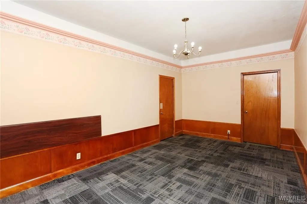 2300 Main Street, Buffalo, New York 14214, Buffalo, New York 14214, 4 Bedrooms Bedrooms, 8 Rooms Rooms,3 BathroomsBathrooms,Residential,For Sale,2300 Main Street, Buffalo, New York 14214,B1621131