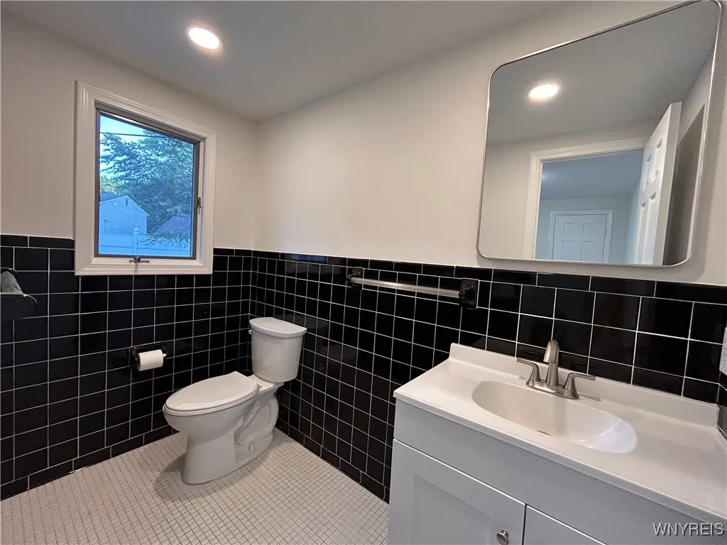 67 Birchwood Drive, Amherst, New York 14221, Amherst, New York 14221, 4 Bedrooms Bedrooms, 12 Rooms Rooms,2 BathroomsBathrooms,Residential,For Sale,67 Birchwood Drive, Amherst, New York 14221,B1621254