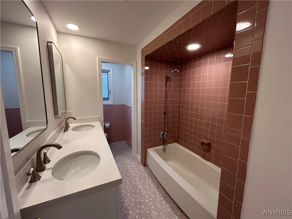 67 Birchwood Drive, Amherst, New York 14221, Amherst, New York 14221, 4 Bedrooms Bedrooms, 12 Rooms Rooms,2 BathroomsBathrooms,Residential,For Sale,67 Birchwood Drive, Amherst, New York 14221,B1621254