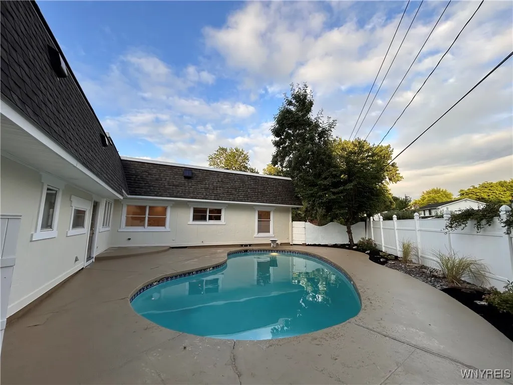 67 Birchwood Drive, Amherst, New York 14221, Amherst, New York 14221, 4 Bedrooms Bedrooms, 12 Rooms Rooms,2 BathroomsBathrooms,Residential,For Sale,67 Birchwood Drive, Amherst, New York 14221,B1621254