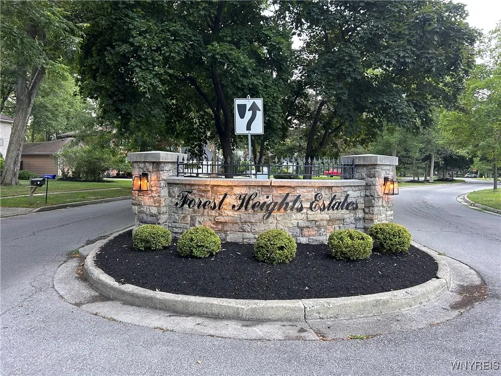 67 Birchwood Drive, Amherst, New York 14221, Amherst, New York 14221, 4 Bedrooms Bedrooms, 12 Rooms Rooms,2 BathroomsBathrooms,Residential,For Sale,67 Birchwood Drive, Amherst, New York 14221,B1621254