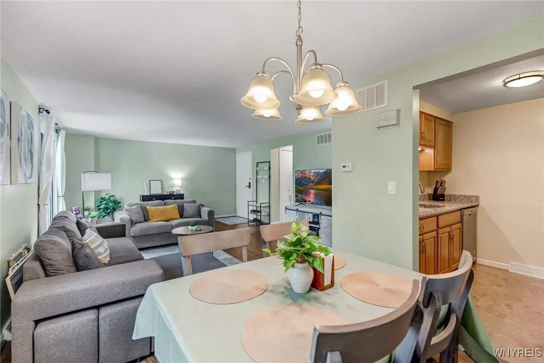 135 Charter Oaks Drive 1, Amherst, New York 14228, Amherst, New York 14228, 1 Bedroom Bedrooms, 4 Rooms Rooms,1 BathroomBathrooms,Residential,For Sale,135 Charter Oaks Drive 1, Amherst, New York 14228,B1619368