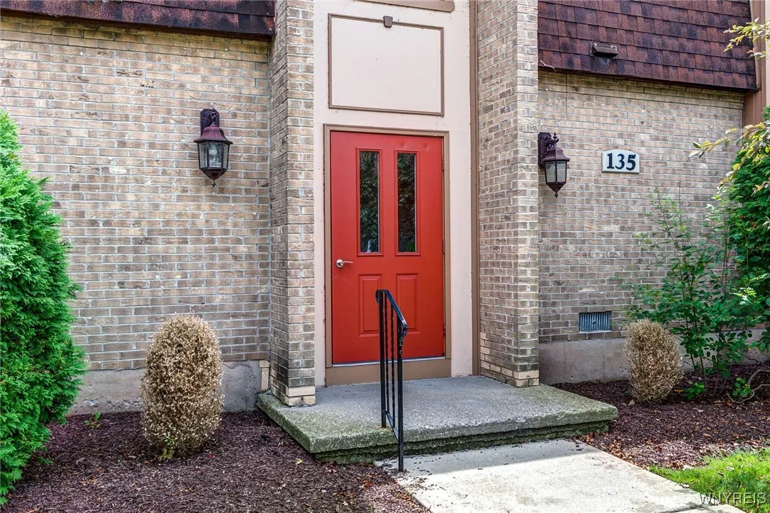 135 Charter Oaks Drive 1, Amherst, New York 14228, Amherst, New York 14228, 1 Bedroom Bedrooms, 4 Rooms Rooms,1 BathroomBathrooms,Residential,For Sale,135 Charter Oaks Drive 1, Amherst, New York 14228,B1619368