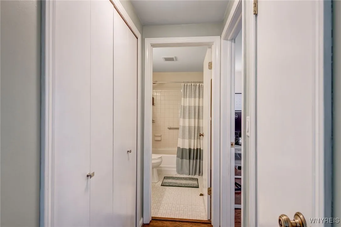 135 Charter Oaks Drive 1, Amherst, New York 14228, Amherst, New York 14228, 1 Bedroom Bedrooms, 4 Rooms Rooms,1 BathroomBathrooms,Residential,For Sale,135 Charter Oaks Drive 1, Amherst, New York 14228,B1619368