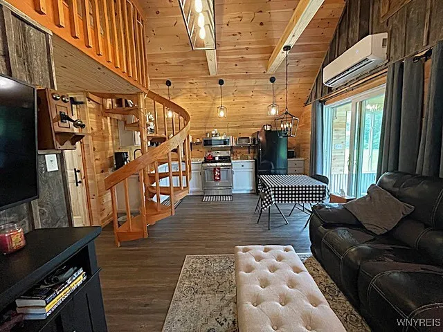 Living Room/Kitchen