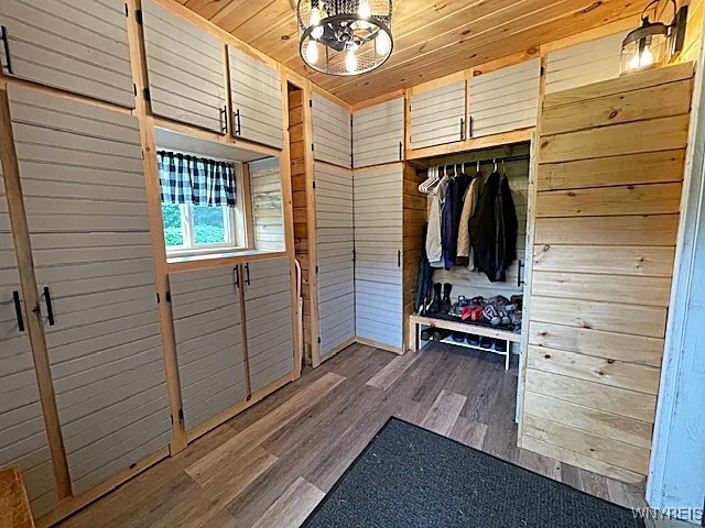 Mudroom & Storage