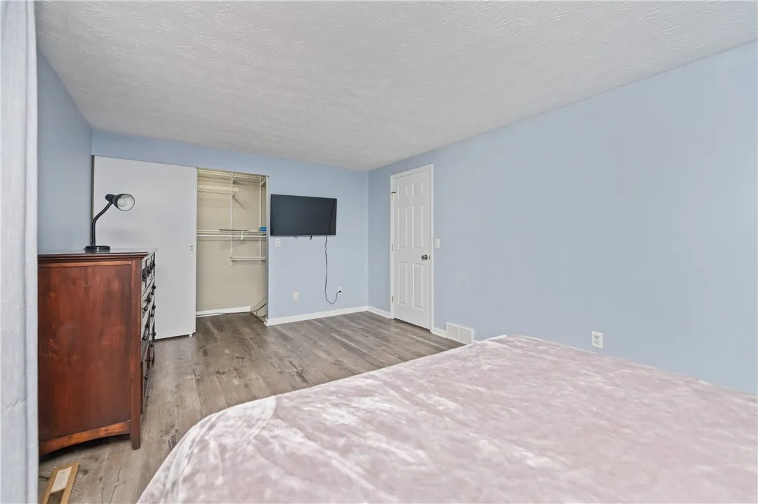 24 Huntsman, Webster, New York 14580, Webster, New York 14580, 2 Bedrooms Bedrooms, 4 Rooms Rooms,1 BathroomBathrooms,Residential,For Sale,24 Huntsman, Webster, New York 14580,R1620404