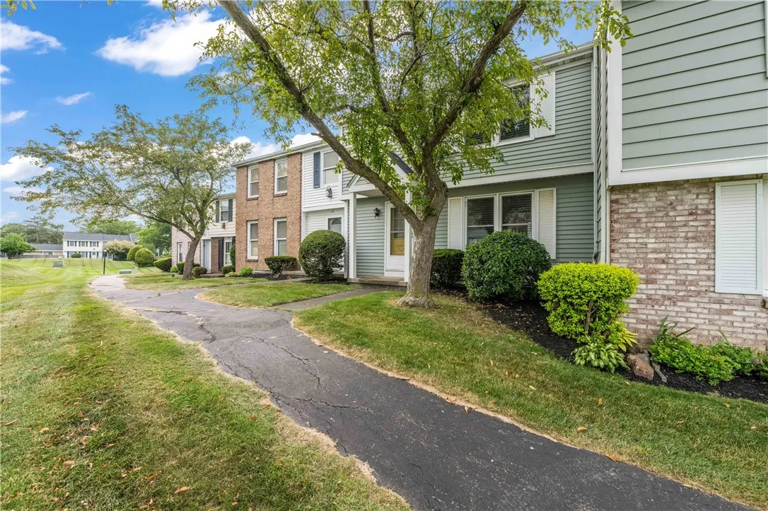 24 Huntsman, Webster, New York 14580, Webster, New York 14580, 2 Bedrooms Bedrooms, 4 Rooms Rooms,1 BathroomBathrooms,Residential,For Sale,24 Huntsman, Webster, New York 14580,R1620404