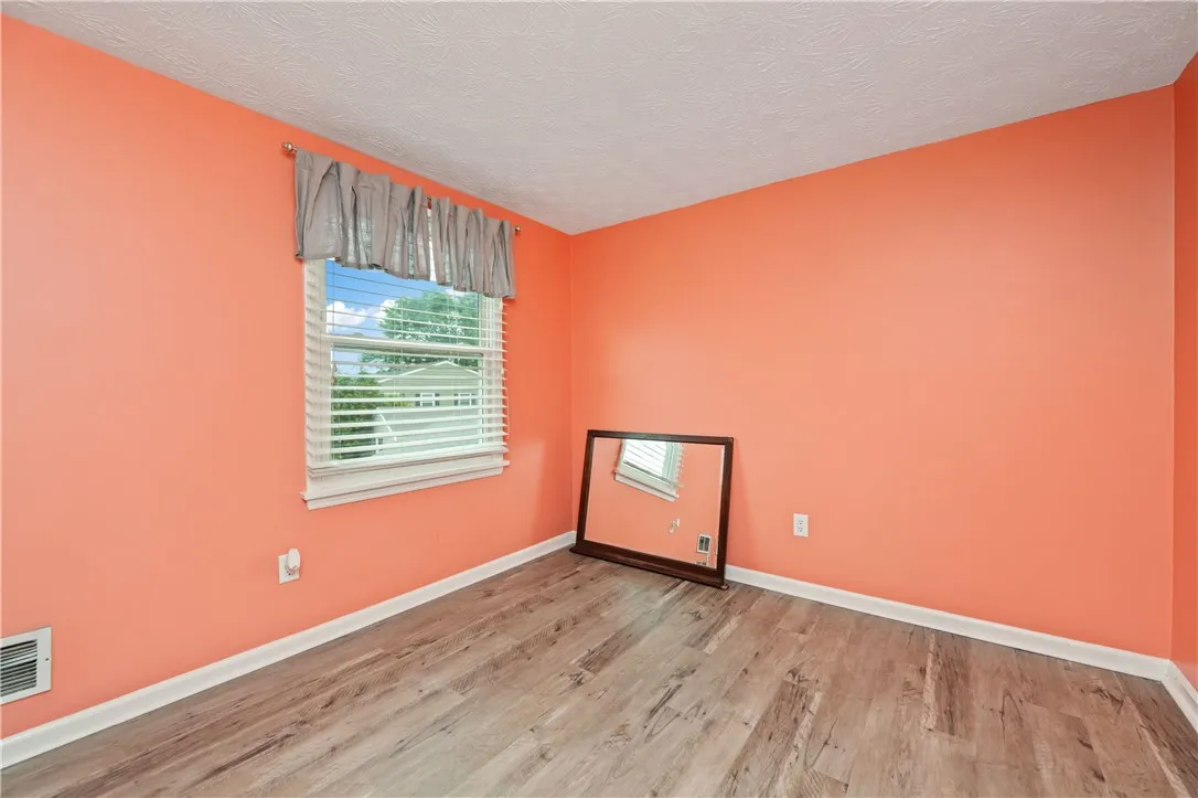 24 Huntsman, Webster, New York 14580, Webster, New York 14580, 2 Bedrooms Bedrooms, 4 Rooms Rooms,1 BathroomBathrooms,Residential,For Sale,24 Huntsman, Webster, New York 14580,R1620404