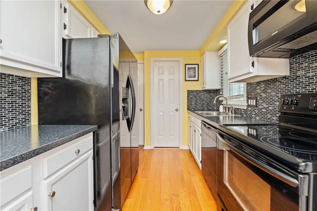 24 Huntsman, Webster, New York 14580, Webster, New York 14580, 2 Bedrooms Bedrooms, 4 Rooms Rooms,1 BathroomBathrooms,Residential,For Sale,24 Huntsman, Webster, New York 14580,R1620404