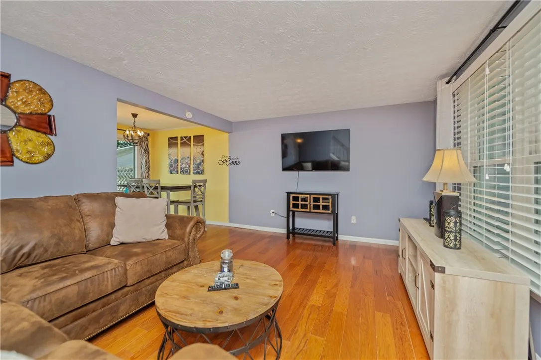 24 Huntsman, Webster, New York 14580, Webster, New York 14580, 2 Bedrooms Bedrooms, 4 Rooms Rooms,1 BathroomBathrooms,Residential,For Sale,24 Huntsman, Webster, New York 14580,R1620404