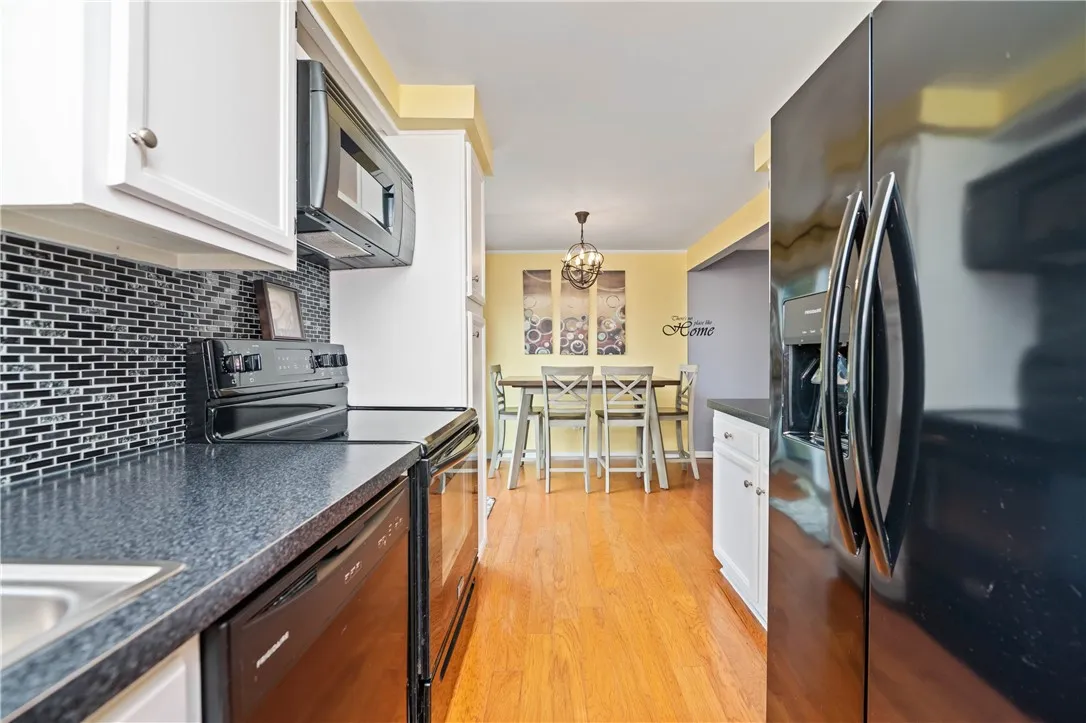 24 Huntsman, Webster, New York 14580, Webster, New York 14580, 2 Bedrooms Bedrooms, 4 Rooms Rooms,1 BathroomBathrooms,Residential,For Sale,24 Huntsman, Webster, New York 14580,R1620404