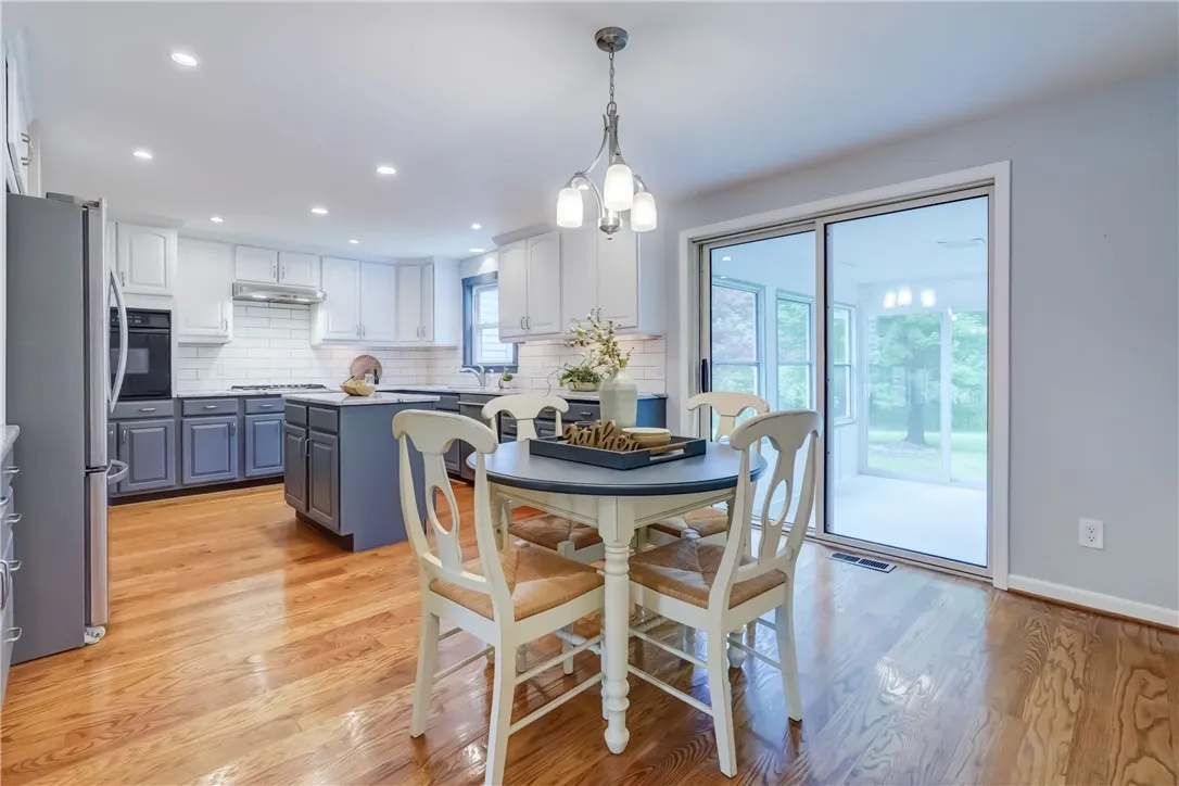 30 Copper Woods, Pittsford, New York 14534, Pittsford, New York 14534, 4 Bedrooms Bedrooms, 8 Rooms Rooms,2 BathroomsBathrooms,Residential,For Sale,30 Copper Woods, Pittsford, New York 14534,R1620747