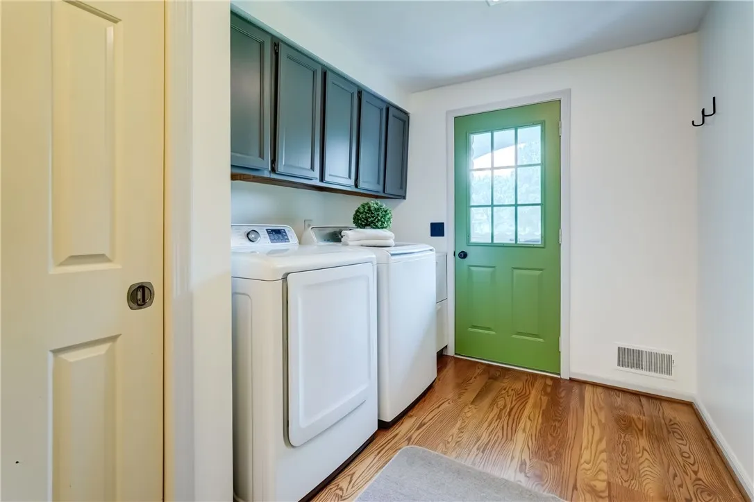 30 Copper Woods, Pittsford, New York 14534, Pittsford, New York 14534, 4 Bedrooms Bedrooms, 8 Rooms Rooms,2 BathroomsBathrooms,Residential,For Sale,30 Copper Woods, Pittsford, New York 14534,R1620747