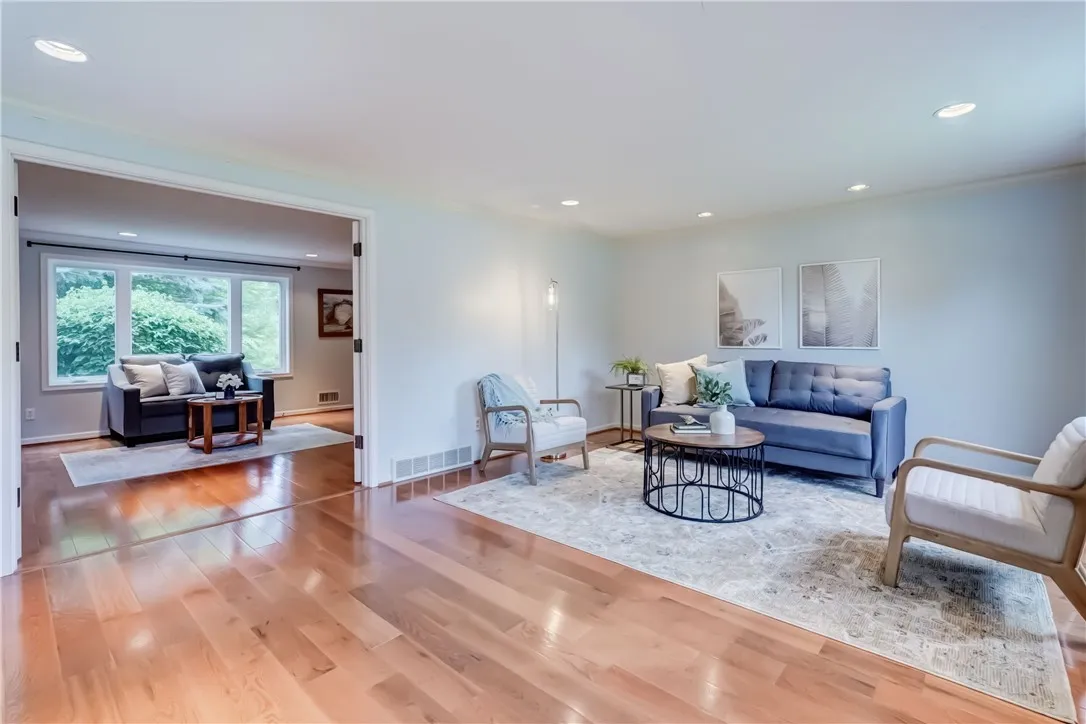 30 Copper Woods, Pittsford, New York 14534, Pittsford, New York 14534, 4 Bedrooms Bedrooms, 8 Rooms Rooms,2 BathroomsBathrooms,Residential,For Sale,30 Copper Woods, Pittsford, New York 14534,R1620747
