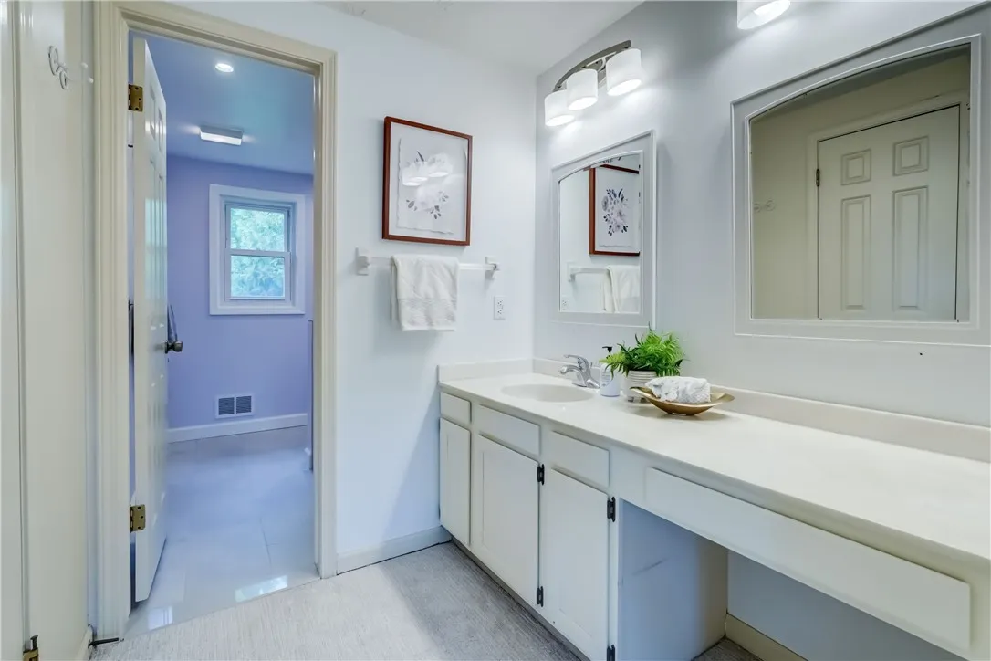 30 Copper Woods, Pittsford, New York 14534, Pittsford, New York 14534, 4 Bedrooms Bedrooms, 8 Rooms Rooms,2 BathroomsBathrooms,Residential,For Sale,30 Copper Woods, Pittsford, New York 14534,R1620747