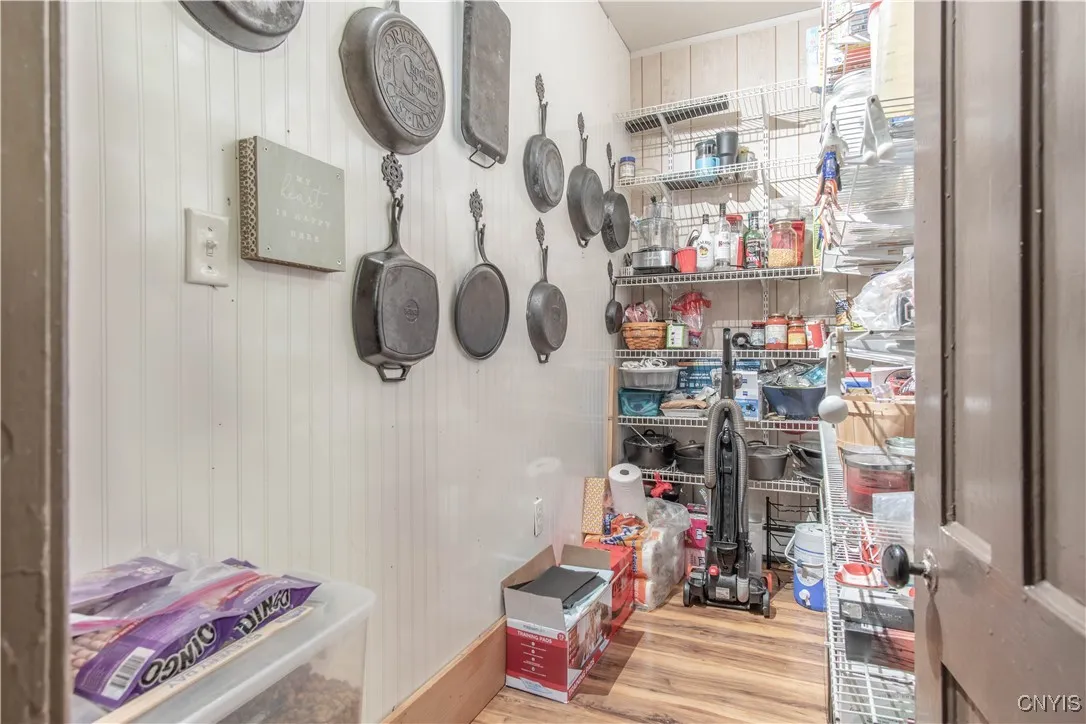 Walk in Pantry