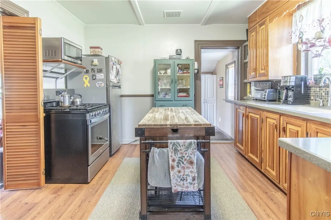 30 High Street, Champion, New York 13619, Champion, New York 13619, 4 Bedrooms Bedrooms, 8 Rooms Rooms,2 BathroomsBathrooms,Residential,Closed,30 High Street, Champion, New York 13619,0,S1621492